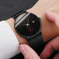 ⌚NÅ 50 % RABATT – HALV PRIS 🔥 Herre minimalistisk vanntett kvartsur ⚫ Enkelt design, vanntett funksjon, presist kvartsverk ✨
